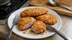 揚げないのにサクッと香ばしい：オーブンで作る牛肉のコトレッタ・ドラーテ