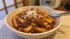 玉ねぎ1kgがとろとろに。牛肉で煮込むパスタ・アッラ・ジェノヴェーゼ（ナポリ風）