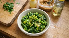 菜の花は“さっと茹でて直前に和える”がコツ｜辛子酢味噌和えの簡単小鉢