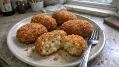 玉ねぎの甘みでホクホク—シンプル具材のポテトコロッケ（バッター液で手早く）