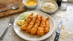 油は少なめでOK。フライパンで作るサクぷりエビフライ(揚げ焼き)