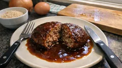 玉ねぎは炒めない：寝かせてふっくら仕上げる基本のジューシーハンバーグ