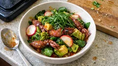 黒酢が決め手：春野菜とホタルイカの「魚香（ユーシャン）だれ」和え