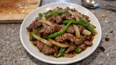 焼肉のたれ控えめで軽い後味。牛肉・ピーマン・玉ねぎのさっと炒め