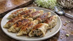 大判皮で包みやすい、きのこ入り焼き餃子—外カリッと中ジューシーに
