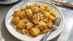 ベーコンなしでもコクうま：レンジ下ごしらえで作るカリほくジャーマンポテト