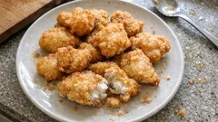 フライパンでカリッと香ばしい「たらのほっぺの唐揚げ」—片栗粉だけで簡単