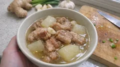 圧力鍋でとろとろ豚バラ軟骨の塩煮込み—にんにく香る、しみしみ大根