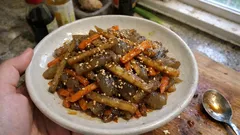 フライパン1つで作り置き：こんにゃく入りきんぴらごぼうの甘辛味、お弁当にも便利