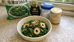 レンジで完結、冷凍ほうれん草とちくわのごま和え—水気を絞って味しっかりの副菜