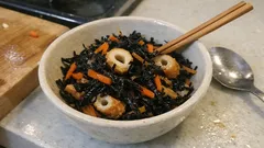 戻し不要でラク！生ひじきの煮物—ちくわの旨みで5分、作り置きにも